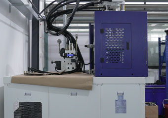 Vertical Injection Molding Machine
